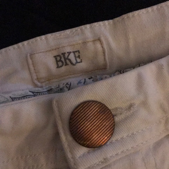 Bke size 24 white shorts - Picture 3 of 4